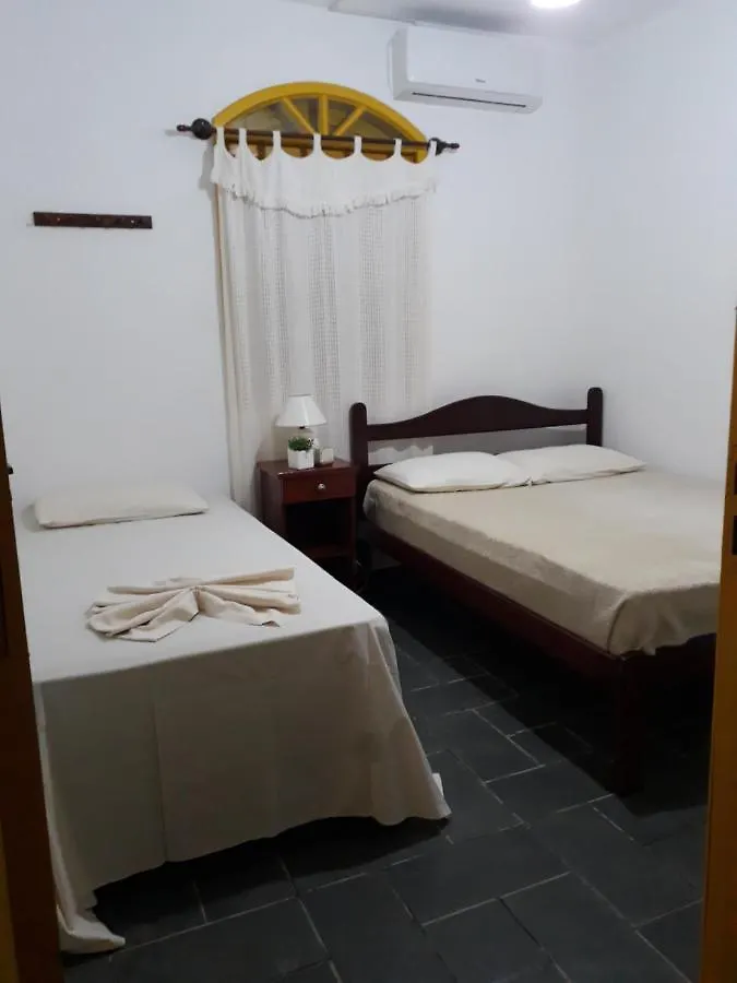 Residencial Colonial Amarelo A 150M Da Praia De Mariscal Aparthotel Bombinhas Brazylia