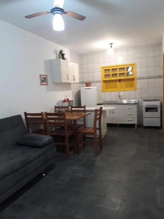 Residencial Colonial Amarelo A 150M Da Praia De Mariscal Aparthotel Bombinhas Brazylia